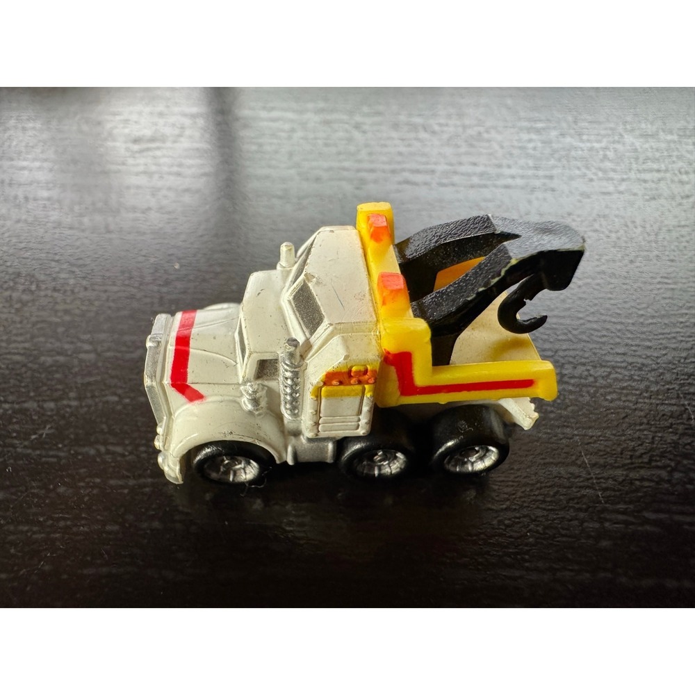 Vintage 1980s Galoob Micro Machines Kenworth Semi Wrecker Tow Truck White Yellow